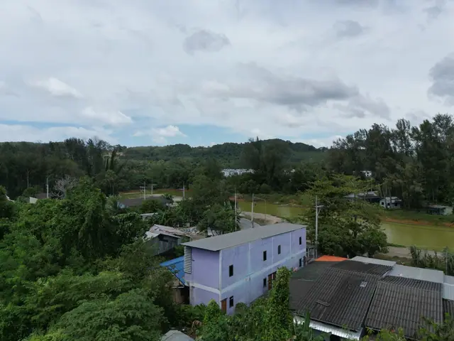 Sun Hills Lakeside Phuket — Вид на посёлок и озеро, Банг Тао и Лагуна, Пхукет