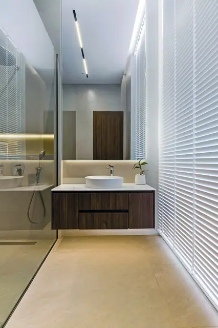 Sunti Villas — Ванная с длинной раковиной, Банг Тао и Лагуна, Пхукет
