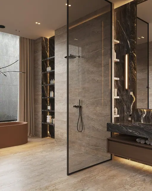 Sunti Villas — Ванная с душем и мраморной стеной, Банг Тао и Лагуна, Пхукет