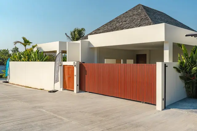 The Wynn Luxury Villa Phuket — Въездные ворота участка, Банг Тао и Лагуна, Пхукет