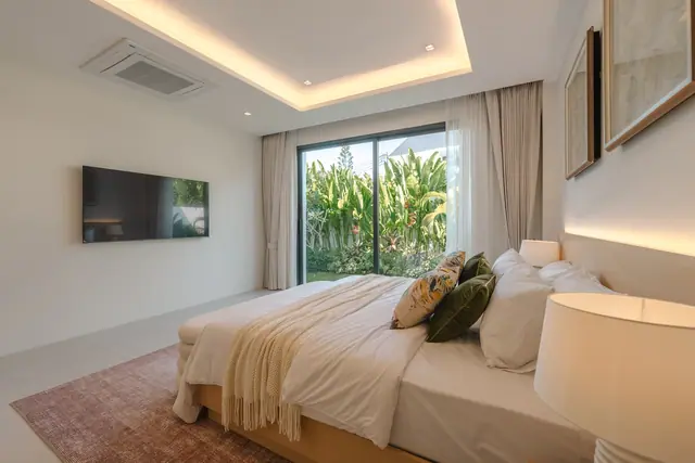 The Wynn Luxury Villa Phuket — Спальня 1 с телевизором, Банг Тао и Лагуна, Пхукет