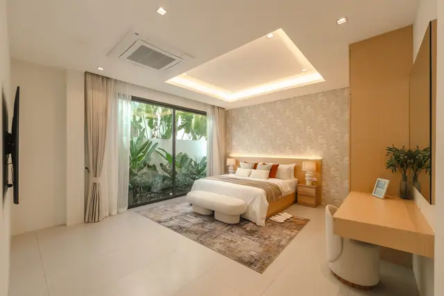 The Wynn Luxury Villa Phuket — Спальня 2 с видом в сад, Банг Тао и Лагуна, Пхукет