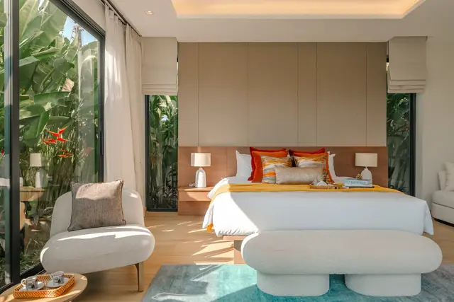 The Wynn Luxury Villa Phuket — Мастер-спальня с креслами, Банг Тао и Лагуна, Пхукет
