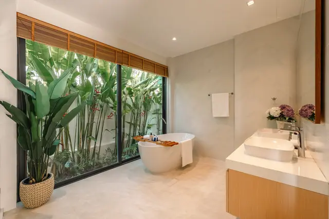 The Wynn Luxury Villa Phuket — Ванная мастер-спальни с ванной, Банг Тао и Лагуна, Пхукет