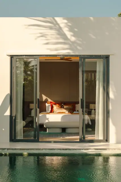 The Wynn Luxury Villa Phuket — Мастер-спальня со стороны бассейна, Банг Тао и Лагуна, Пхукет