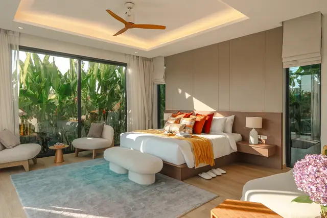 The Wynn Luxury Villa Phuket — Мастер-спальня с видом в сад, Банг Тао и Лагуна, Пхукет