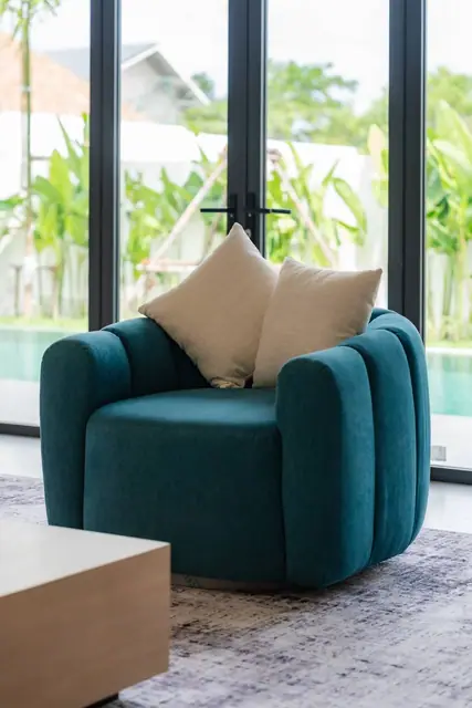The Wynn Luxury Villa Phuket — Кресло у панорамного окна, Банг Тао и Лагуна, Пхукет