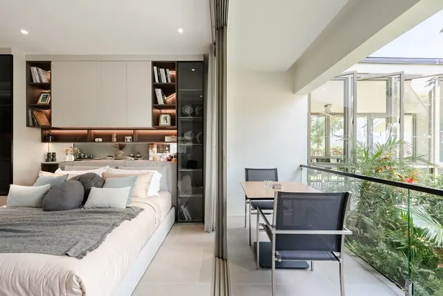 Wallaya Residence Nai Harn — Спальня и балкон, студия, Раваи и Най Харн, Пхукет