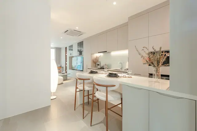 Wallaya Residence Nai Harn — Кухня-столовая, 1 спальня, Раваи и Най Харн, Пхукет