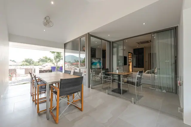 Wallaya Residence Nai Harn — Терраса с обеденной зоной, Раваи и Най Харн, Пхукет