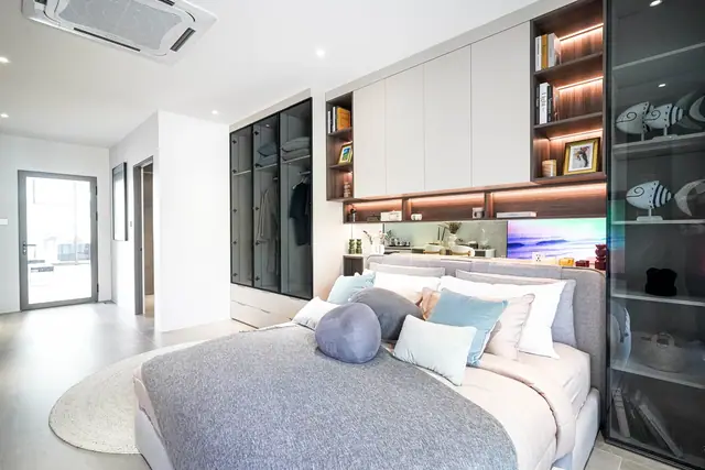 Wallaya Residence Nai Harn — Спальня с ТВ, студия, Раваи и Най Харн, Пхукет