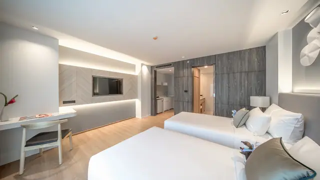 Wyndham La Vita Phuket — Спальная зона с туалетным столиком · студия 29 м², Раваи и Най Харн, Пхукет