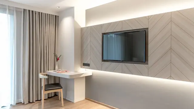 Wyndham La Vita Phuket — Рабочий стол и ТВ-панель · студия 29 м², Раваи и Най Харн, Пхукет