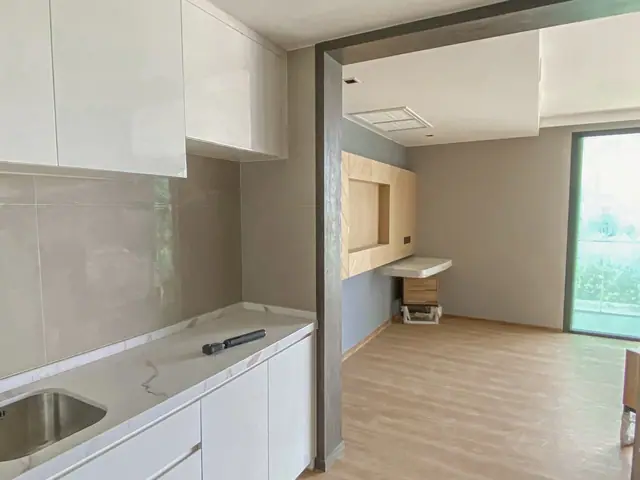 Wyndham La Vita Phuket — Кухня и рабочая зона · студия 45 м², Раваи и Най Харн, Пхукет